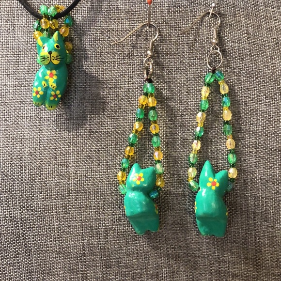 Necklace-earrings set. Handmade/hand painted green cats! So cute! - Picture 4 of 6